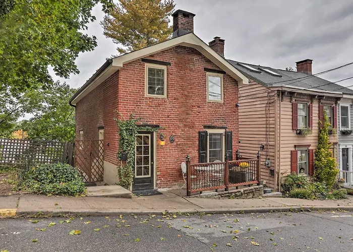Historic Home In Lambertville: Walk To Bridge