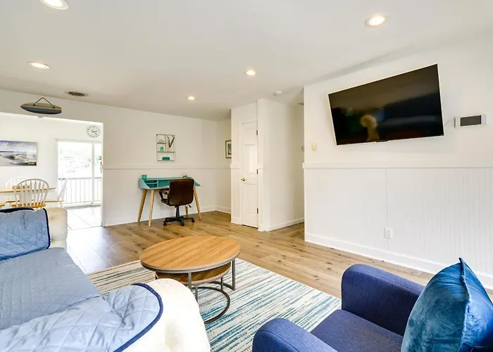 Charming Beach Haven West Home: 1 Mi To Beach!