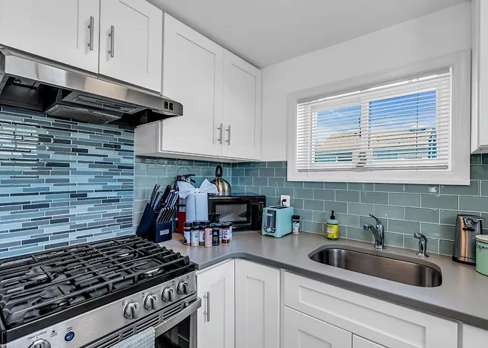Belmar Beach Bungalow 35 Blocks To Sand Fire Pit, Grill, 3 Beach Badges