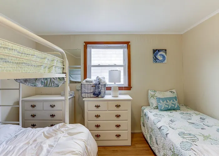 Pet-Friendly Long Beach Island Home: Walk To Beach